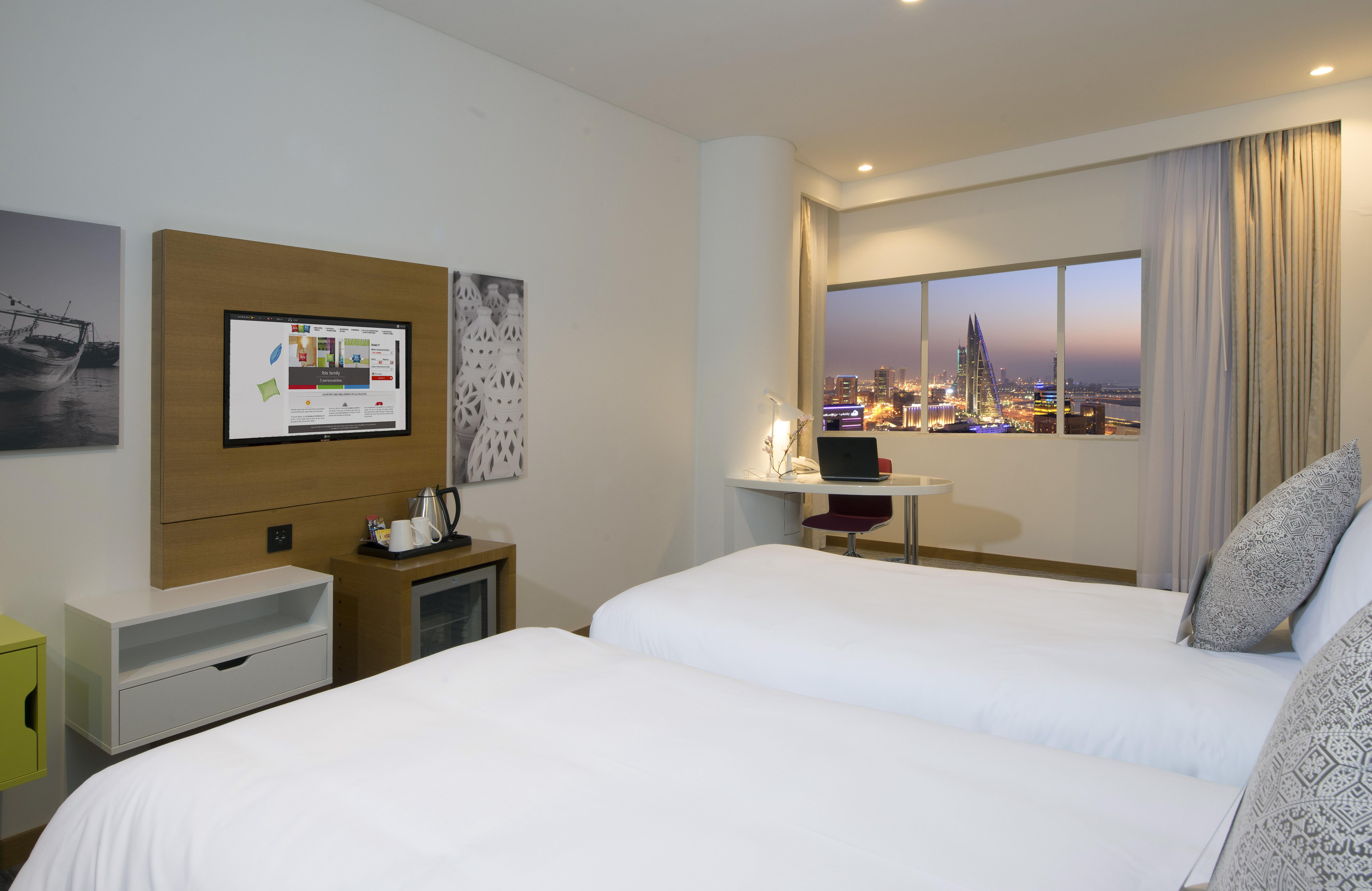 Ibis Styles Manama Diplomatic Area Hotel Ngoại thất bức ảnh